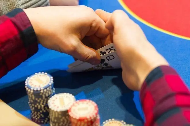 Game bài Debet chia sẻ 7 sai lầm khi chơi Poker