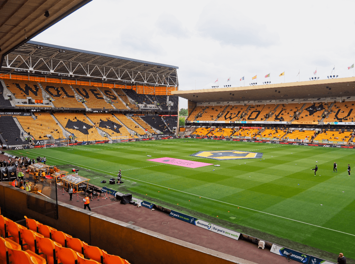 Sân Vận Động Molineux - Ngôi nhà của Wolves